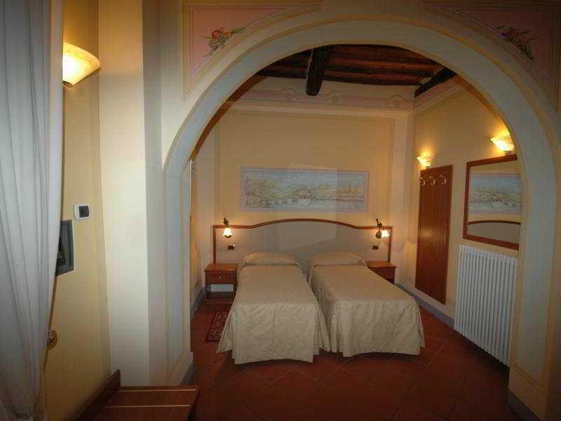 Dimora Dei Guelfi Luxury Rooms Λούκα Εξωτερικό φωτογραφία