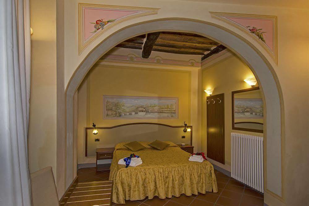 Dimora Dei Guelfi Luxury Rooms Λούκα Εξωτερικό φωτογραφία